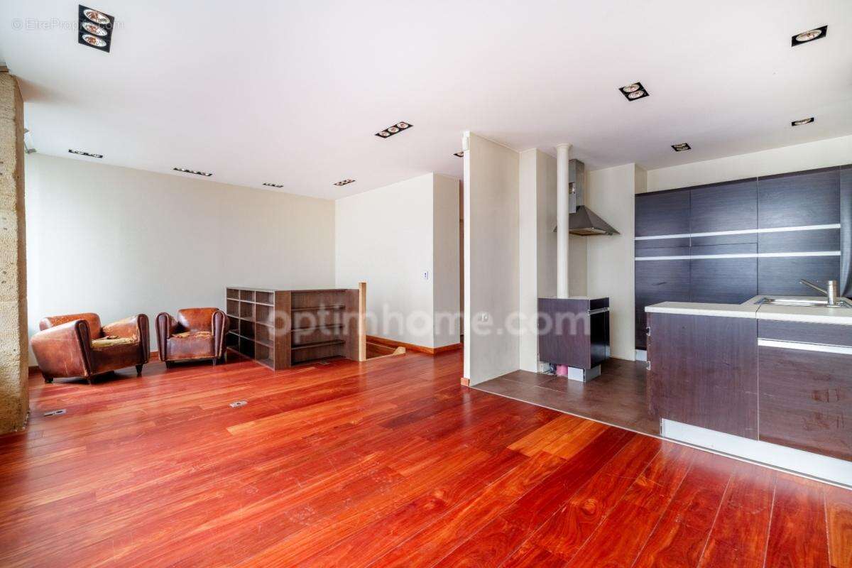 loft avec verrière et patio interieur à vendre 8 pièces 3 chambres - photo 19