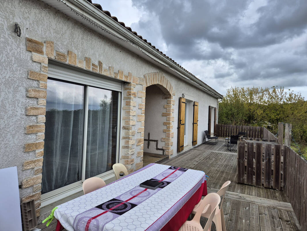 Maison à CASTELVIEL