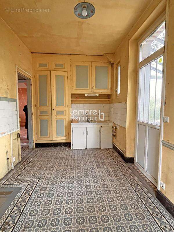 Maison à AUNAY-SOUS-CRECY