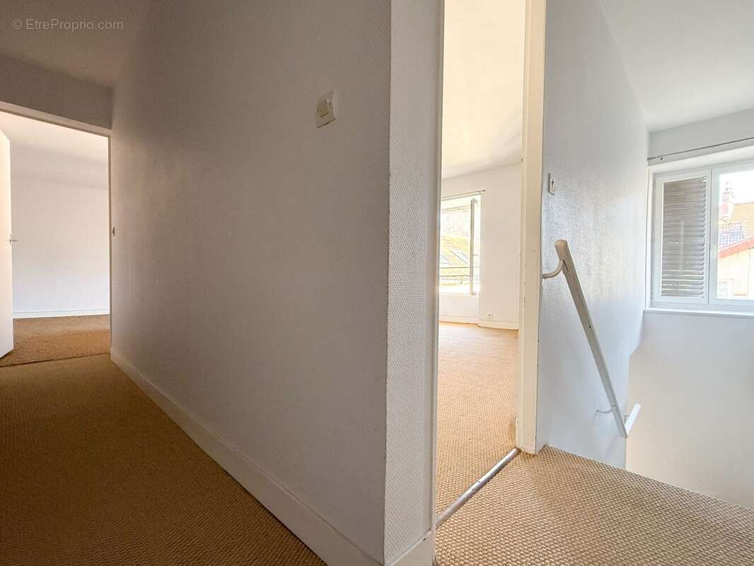 Maison à SAULX-LES-CHARTREUX