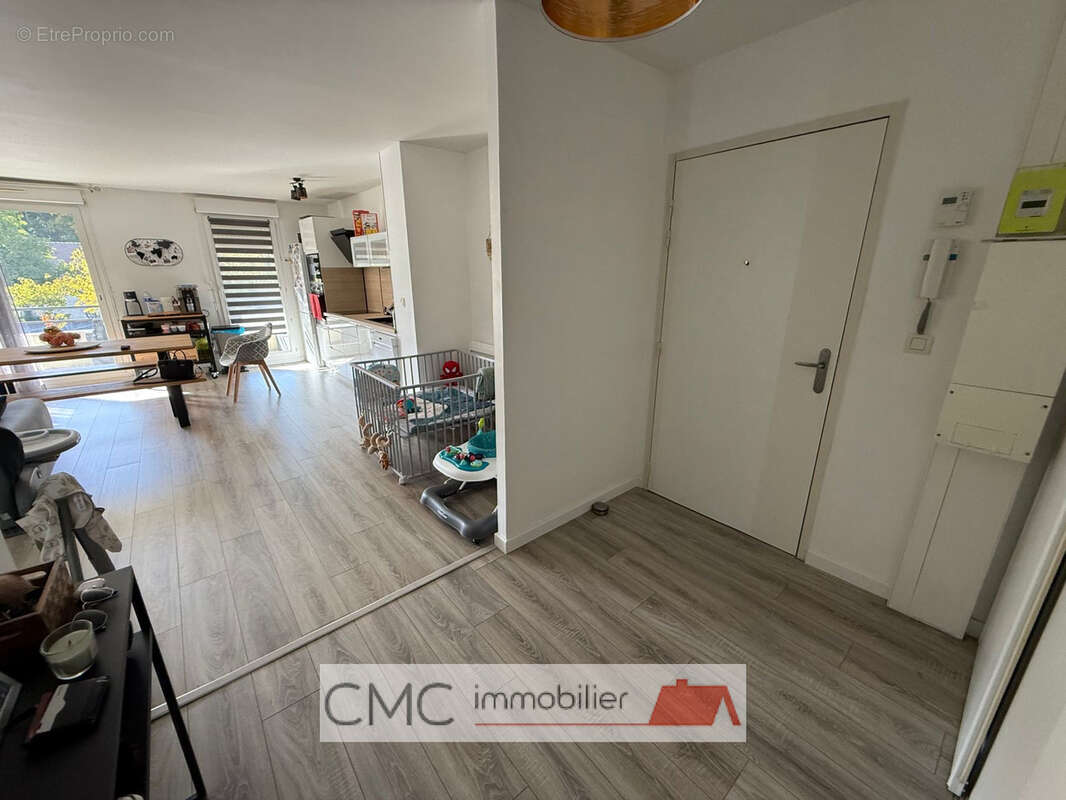 Appartement à LEVES