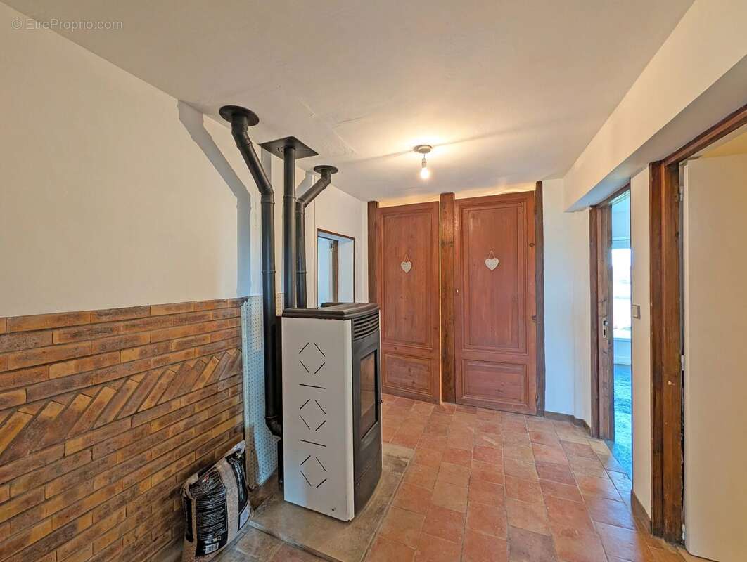 Maison de campagne avec deux chambres, grange et vue magnifique - photo 8