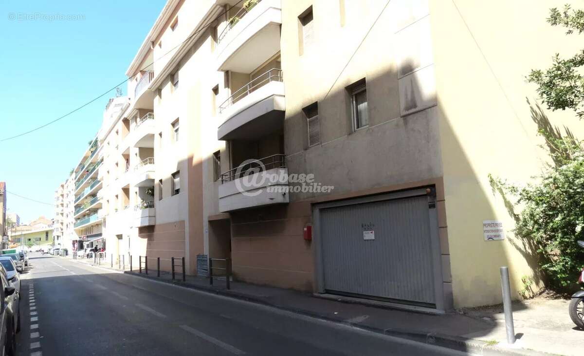 Parking à MARSEILLE-10E