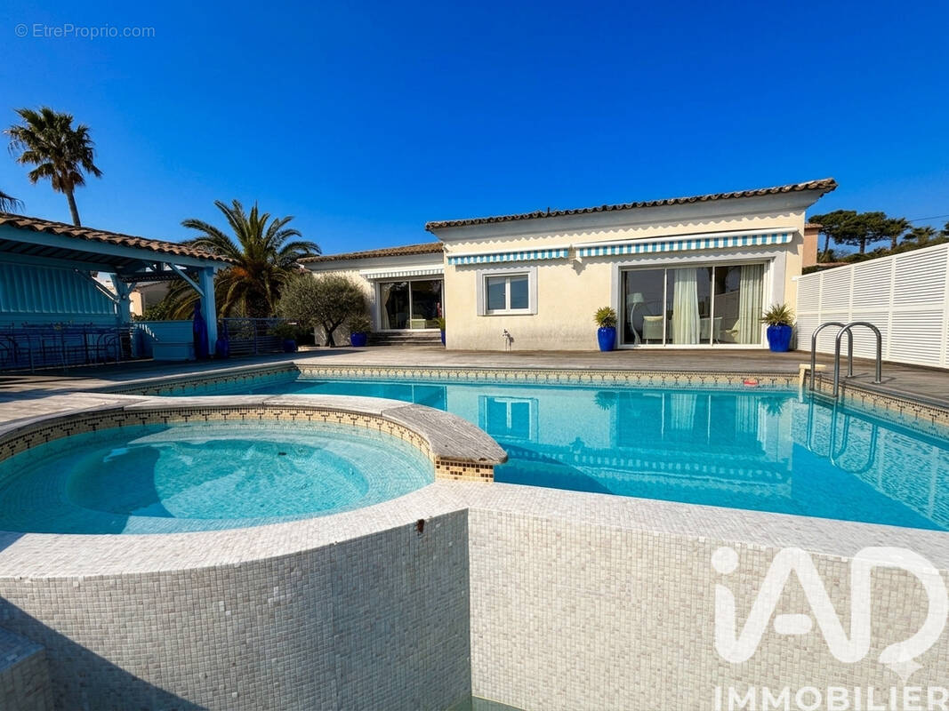 Photo 1 - Maison à FREJUS