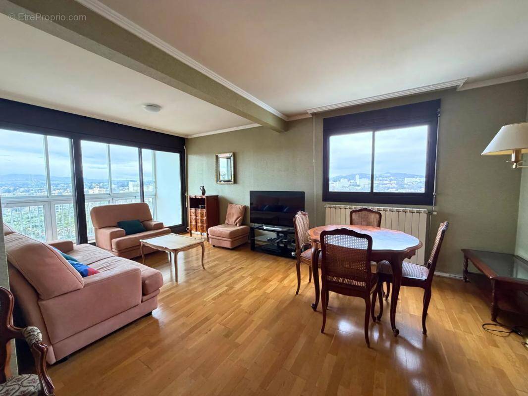 Appartement à LYON-5E