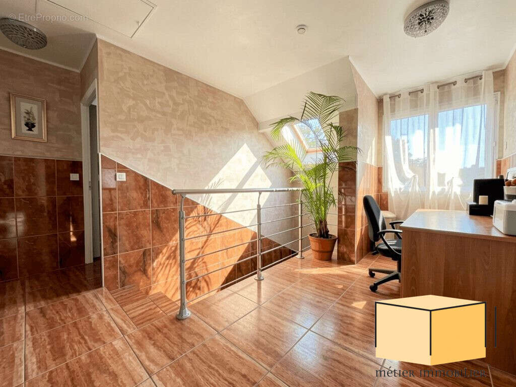 Maison 143 m² à Culoz  - photo 8