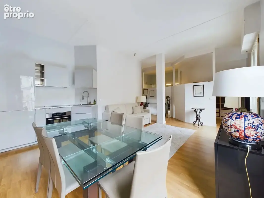 Appartement à PARIS-17E
