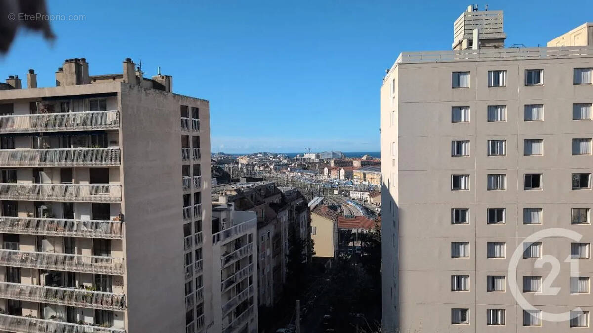 Appartement à MARSEILLE-4E