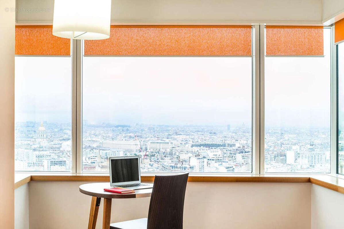 Property for sale in Paris - Appartement à PARIS-15E