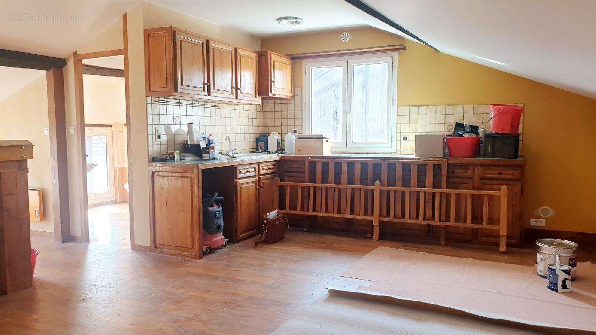 Appartement à SAINT-LEONARD-DE-NOBLAT