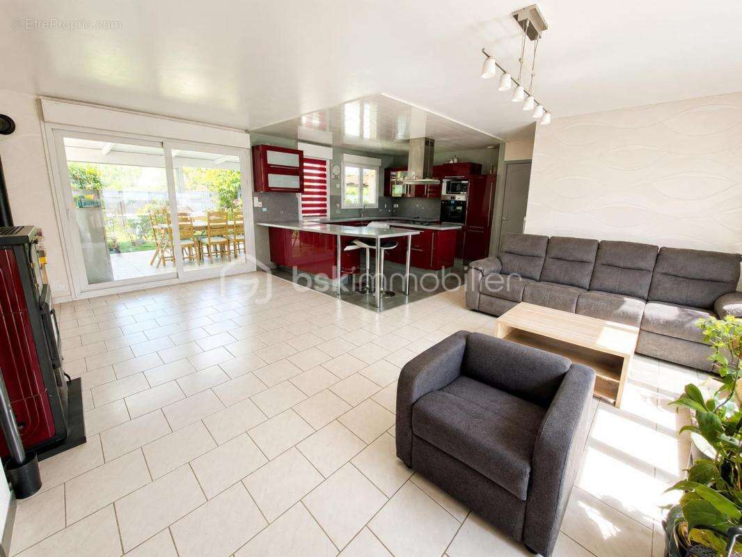  Maison familiale de plain-pied avec sous-sol complet  - photo 3