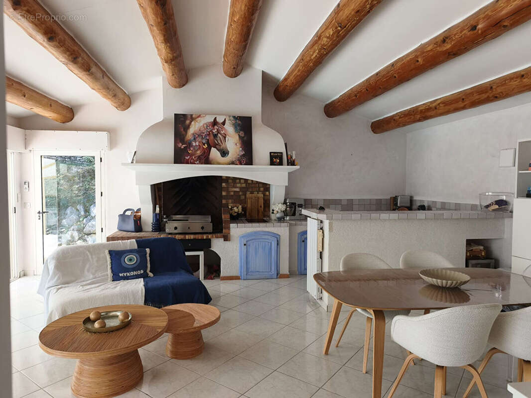 Maison à SAINT-SATURNIN-LES-AVIGNON