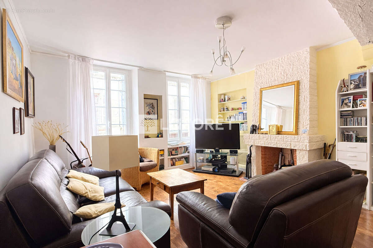 Appartement à SAINTES