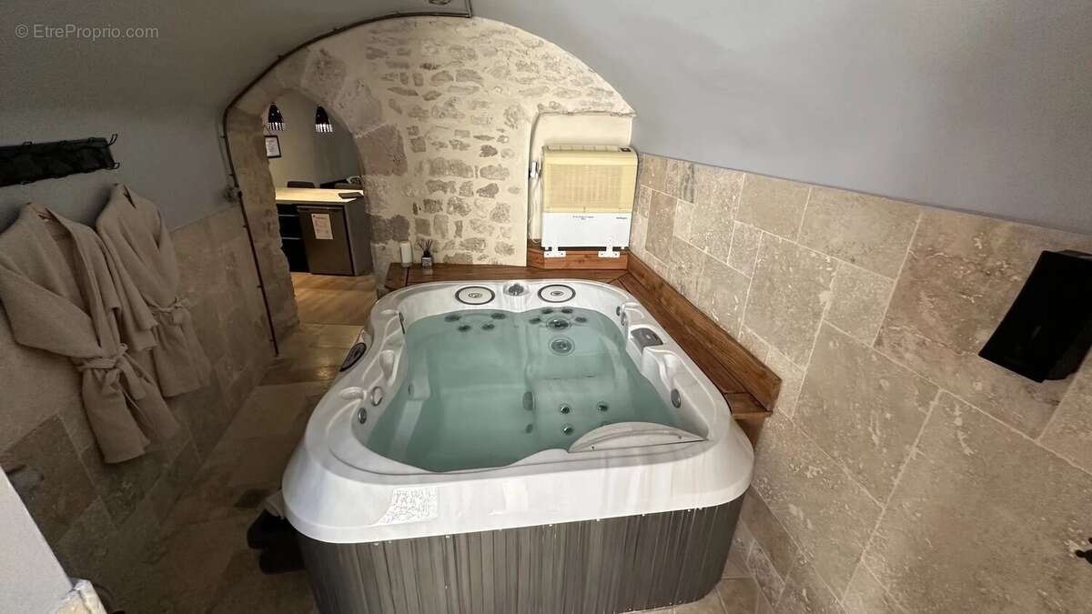 Maison à CHATEAUNEUF-DU-RHONE