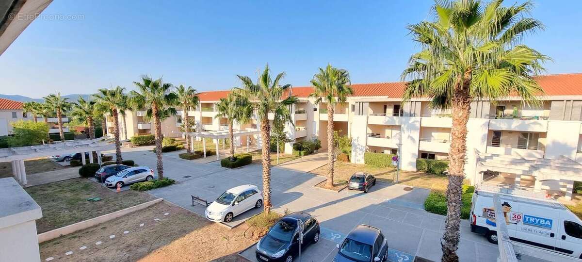 Appartement à ROQUEBRUNE-SUR-ARGENS