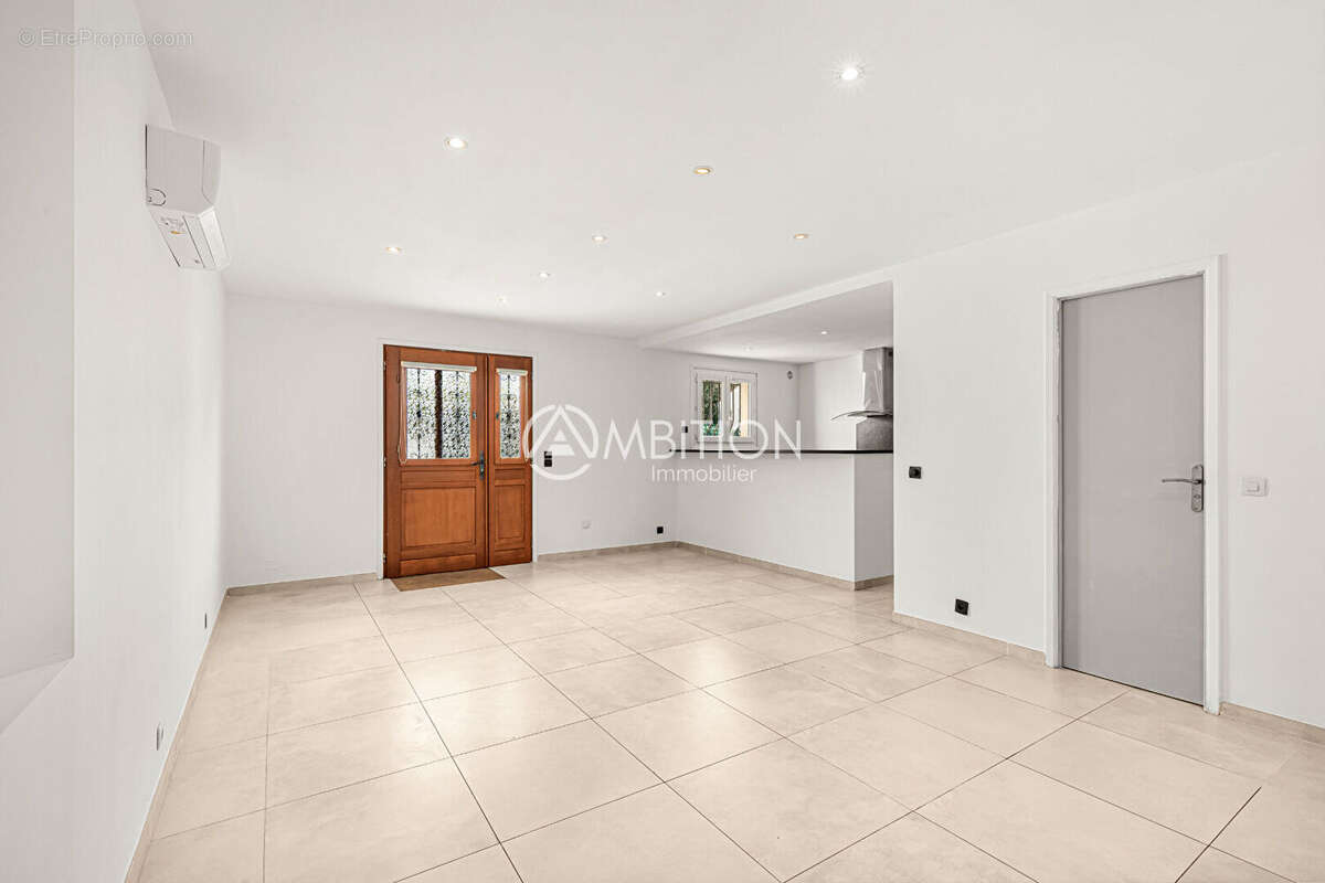 Appartement à PEYMEINADE