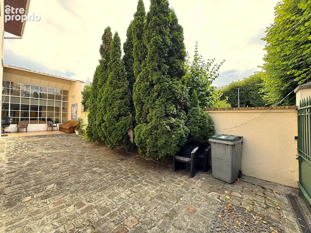Immeuble de 9 bureaux, potentiel 4500 € par mois, situé idéalement face à la Mairie d'Aulnay-sous-Bois et proc - photo 7