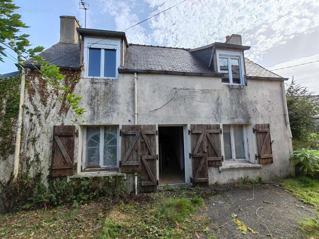 Maison à LE CLOITRE-SAINT-THEGONNEC