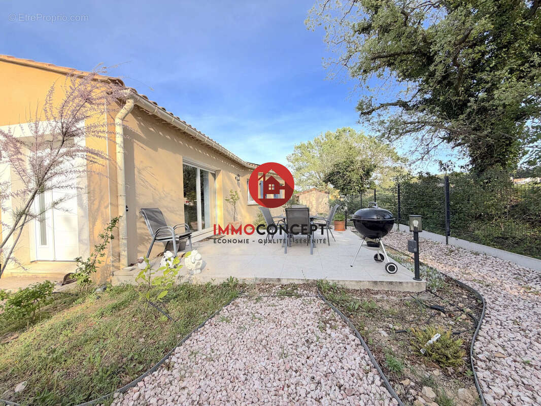 Maison à SAINT-VICTOR-LA-COSTE