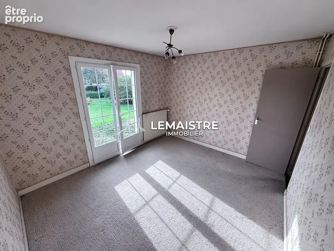 Maison à vendre - Goderville  centre- 120 m² - 5 chambres - Vie de plain-pied - Sous-sol - DPE D - photo 11