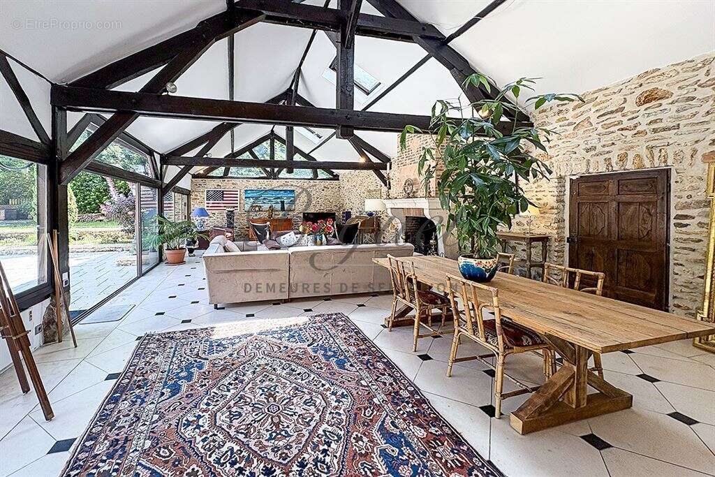 Maison à POIGNY-LA-FORET