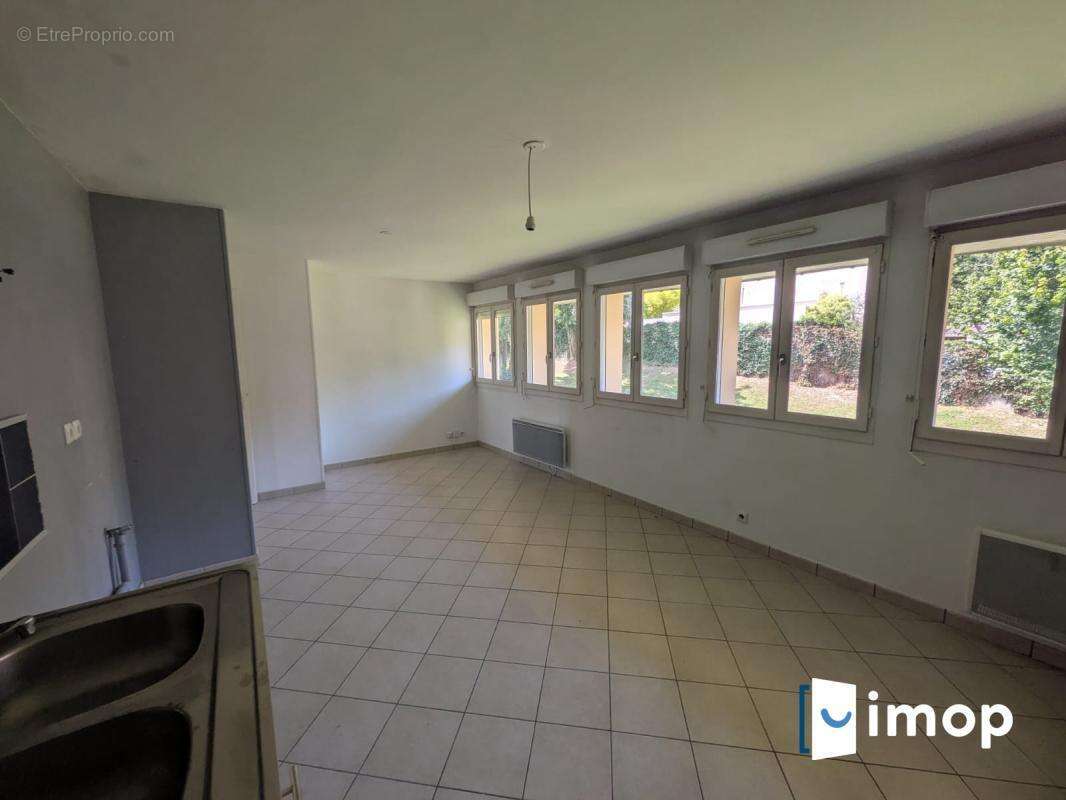Pontoise – 3 chambres lumineuses à 20 min à pied du RER dans quartier calme et verdoyant - photo 2