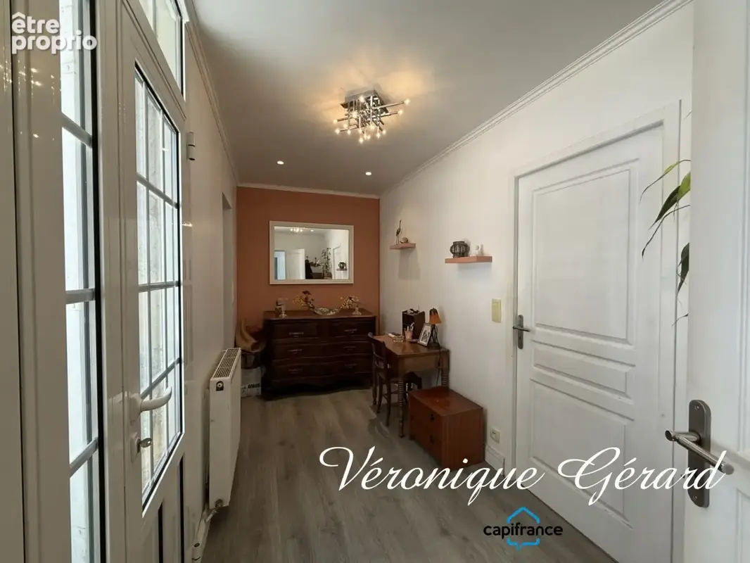 Belle maison en pierre de taille de 252 m², 7 chambres, combles aménageables, jardin paysager,3 garages - photo 12