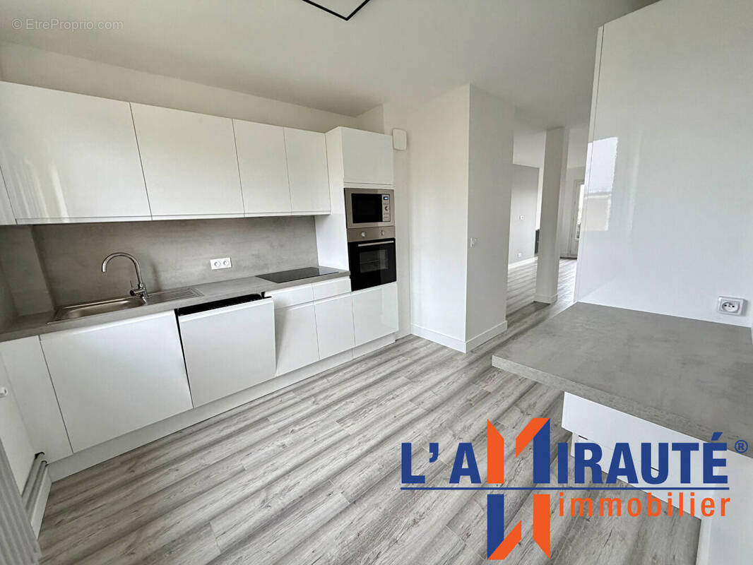 Appartement à SARTROUVILLE