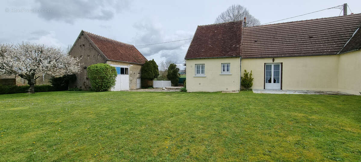 Maison à CHAMPLEMY