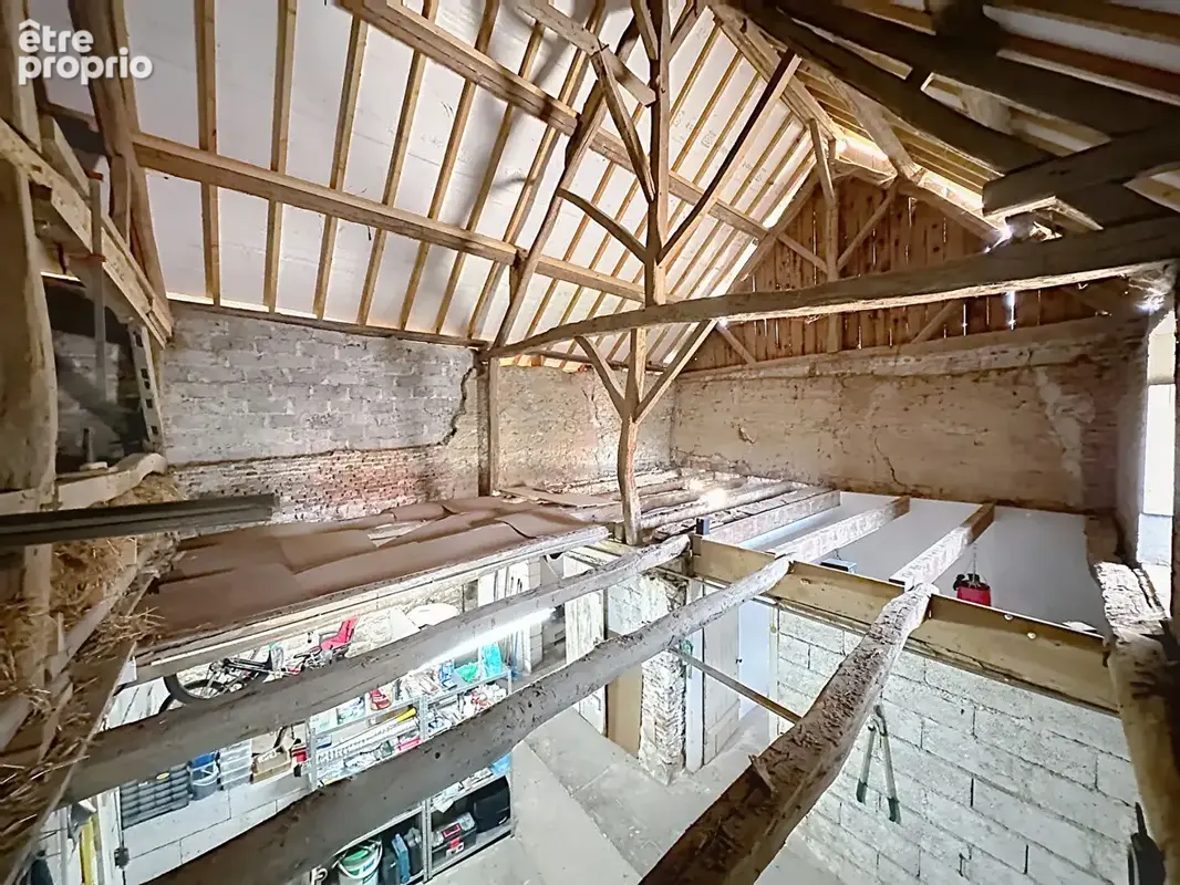 Maison type longère énovée avec dépendances. - photo 13