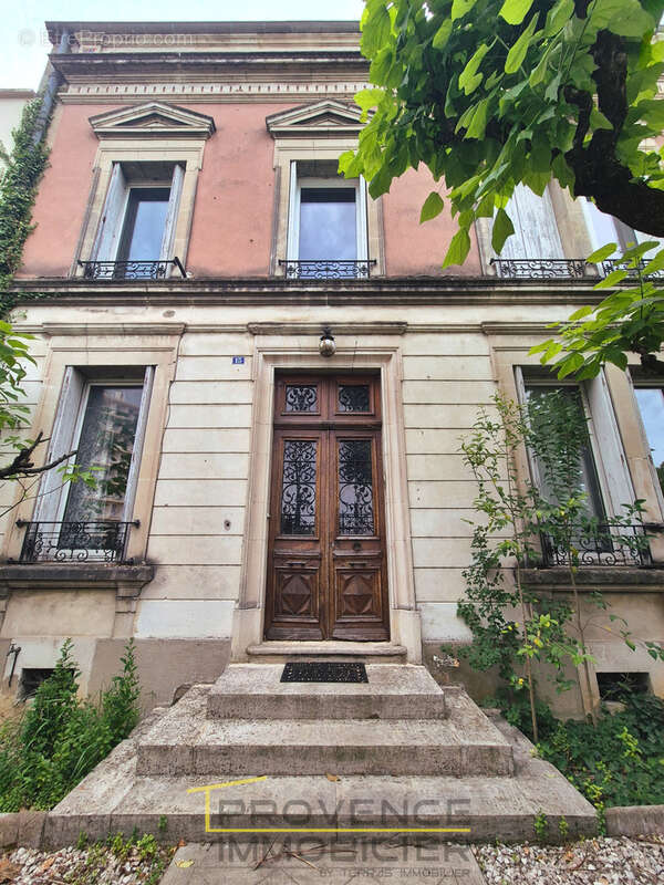 Maison à MONTELIMAR