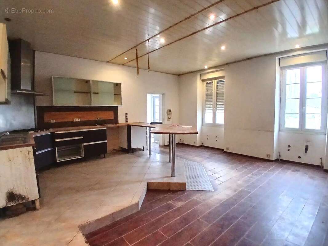 Jolie maison en pierre à rénover - photo 4