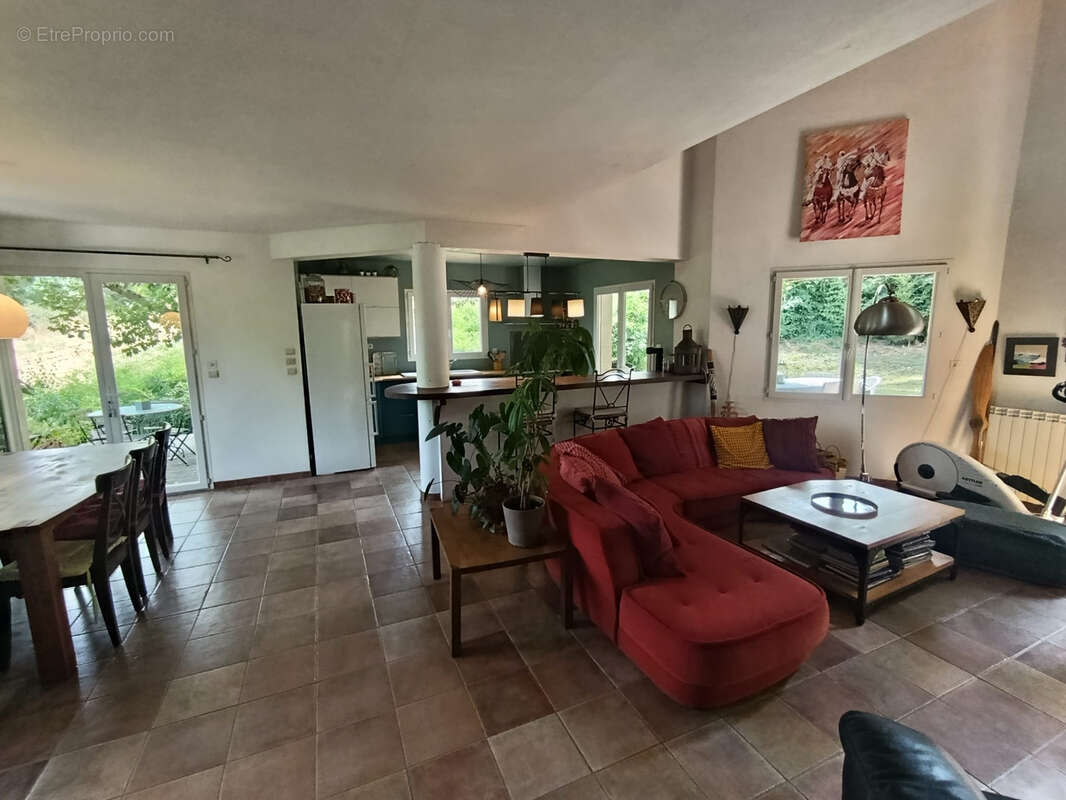 Maison à LACROIX-FALGARDE