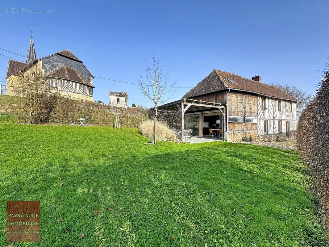 Maison à SAINT-PIERRE-SUR-DIVES