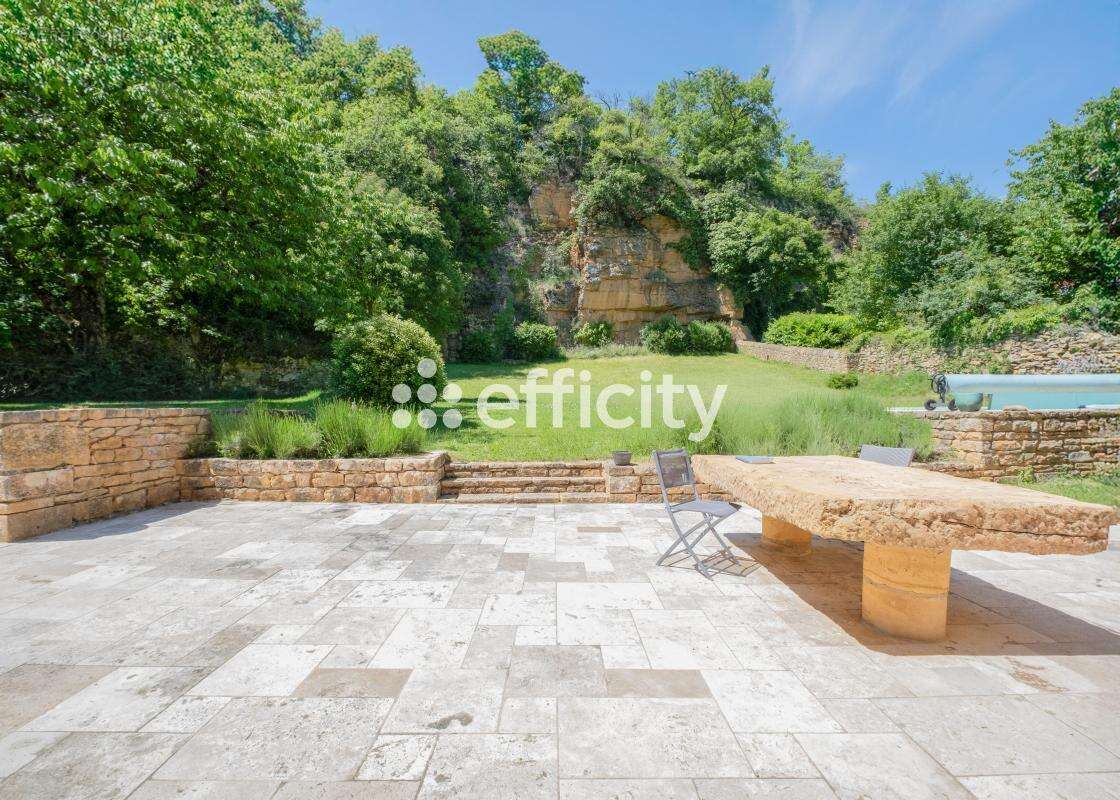 Maison 151 m² à Ville-Sur-Jarnioux  - photo 2