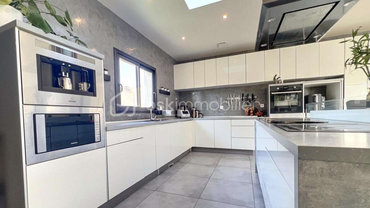 Maison à CAUMONT-SUR-DURANCE