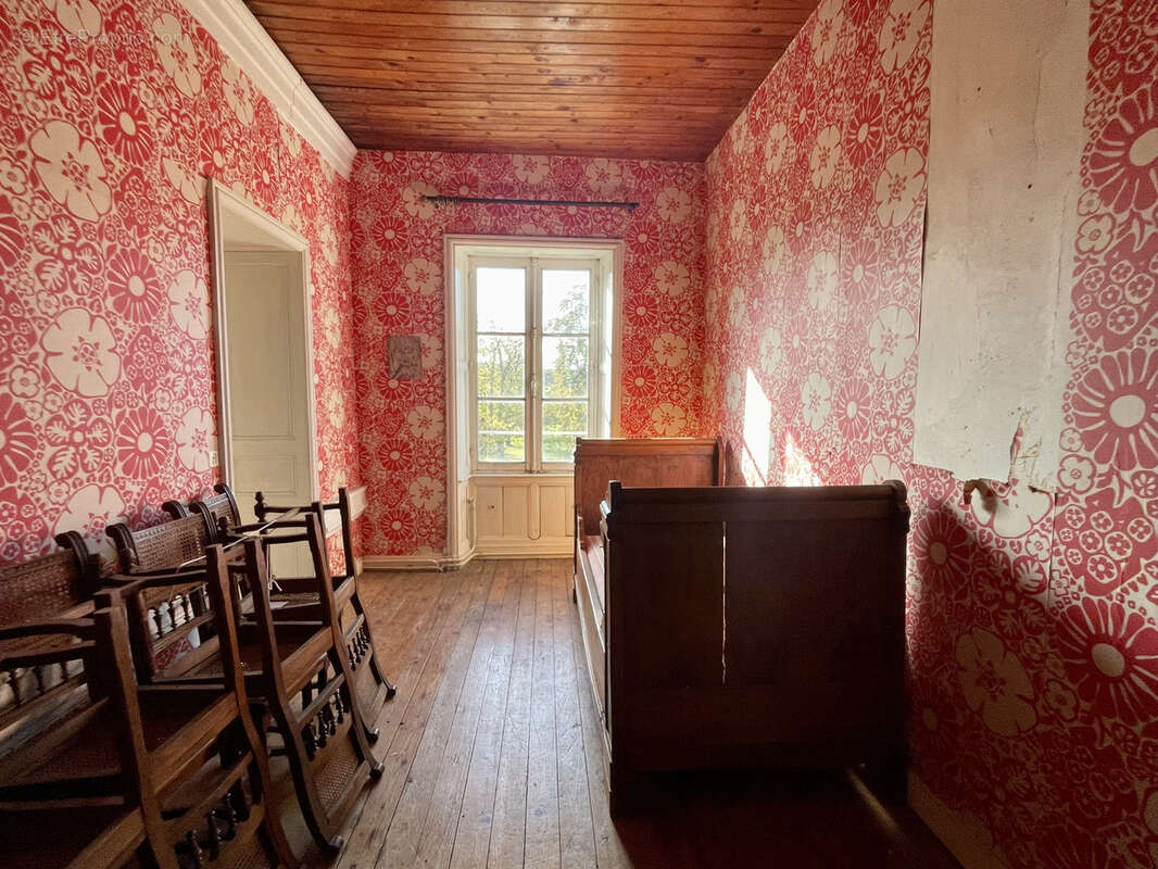 Maison à GENSAC-LA-PALLUE