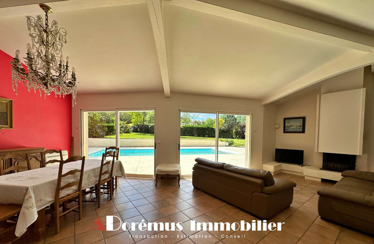 Maison à SAINT-SULPICE-ET-CAMEYRAC