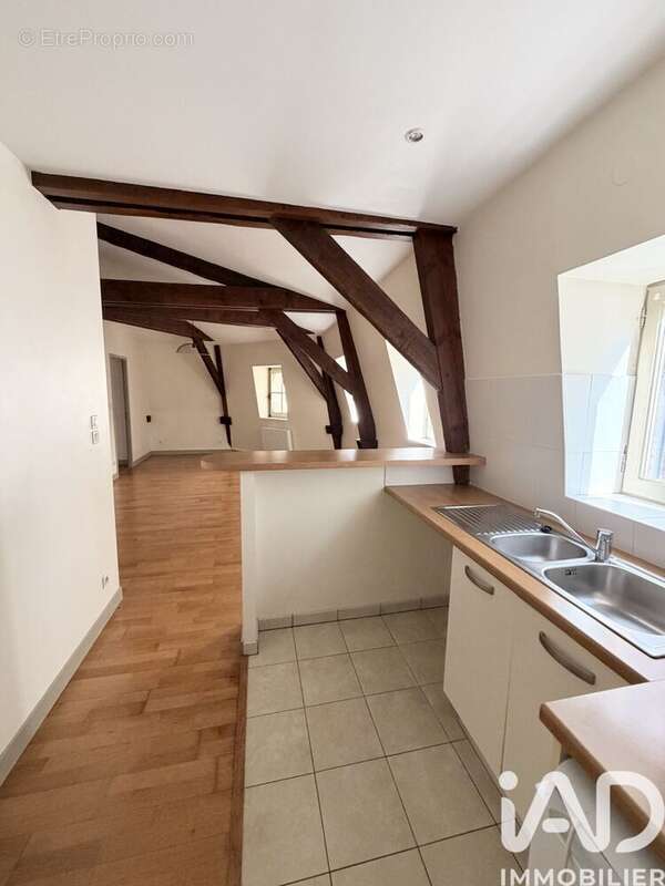 Appartement 51 m² à Saintes  - photo 4