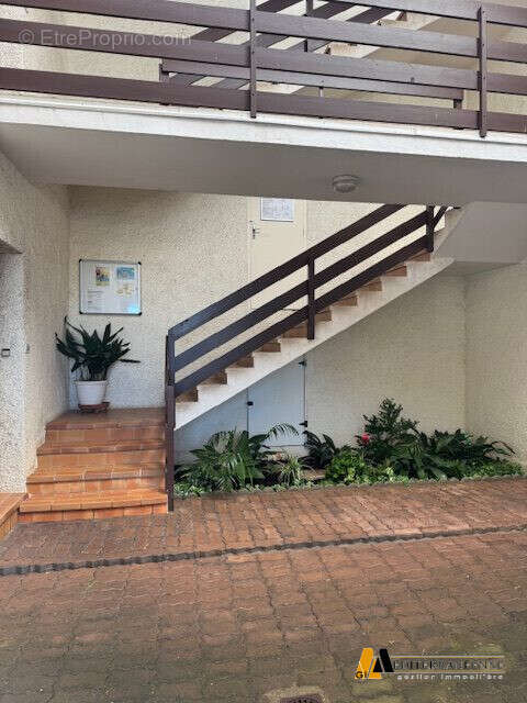 MGI HALL IMMEUBLE  - Appartement à PEZENAS