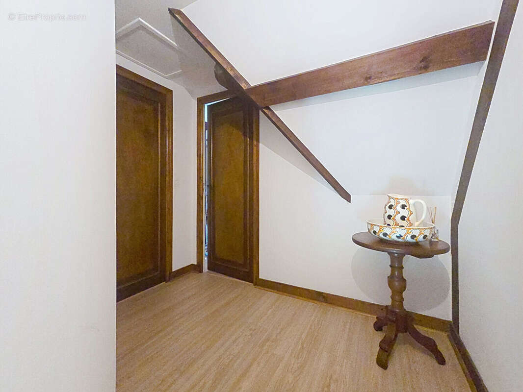GENNEVILLE - Maison de charme de 6 pièces - photo 8