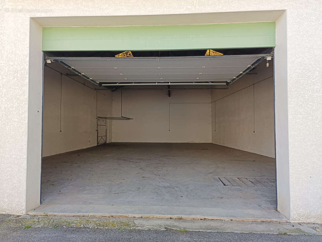 Autre à LE PEAGE-DE-ROUSSILLON