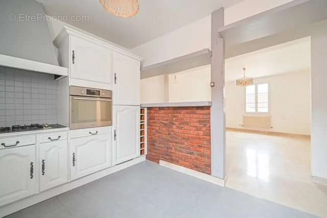 Exclusivité : Grand Duplex en plein centre de Rueil Malmaison - photo 6