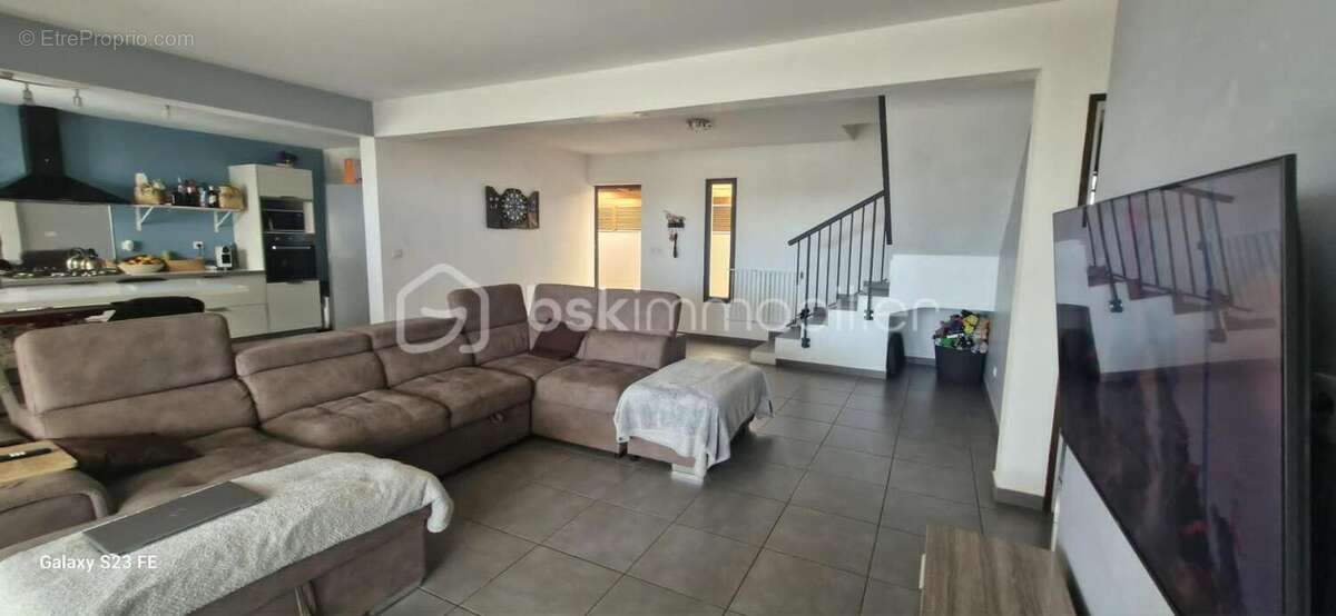Villa contemporaine de 127 m² – Mont Vert Les Hauts – Saint-Pierre - photo 10