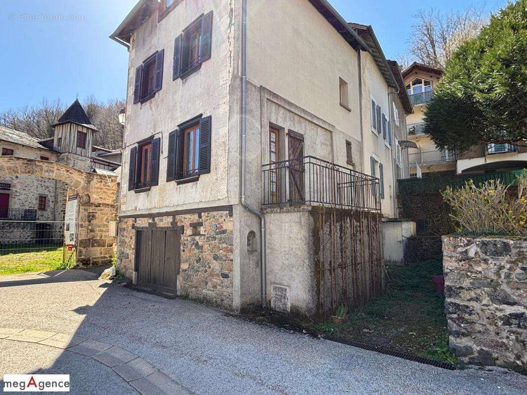 Maison à LAGUENNE