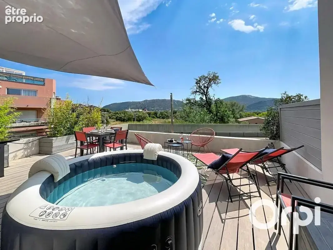 Superbe appartement 2 chambres avec vaste terrasse - Piscine - Garage - photo 4