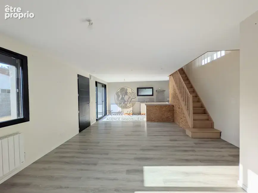 THURINS   Maison construite en 2023 avec cour de 60 m2, 2 stationnements. - photo 3