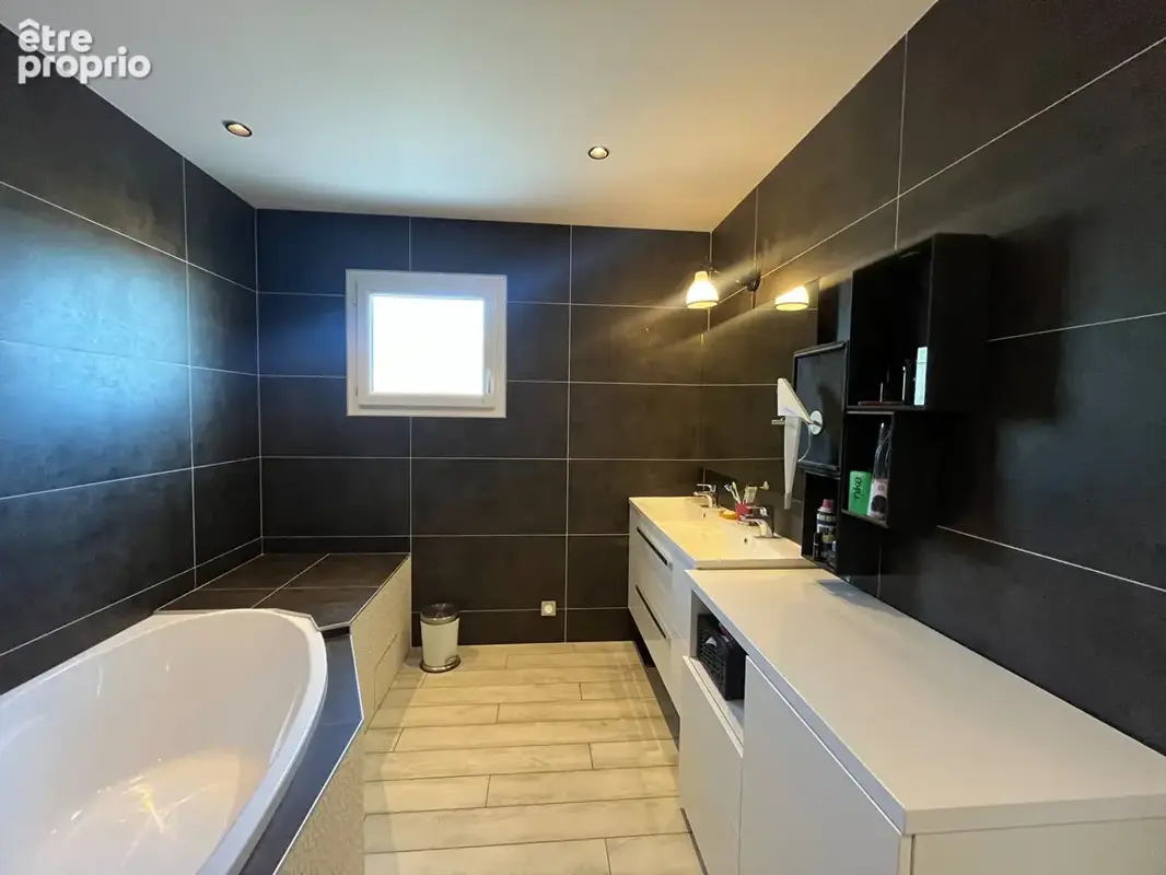 Maison Villette D Anthon 5 pièce(s) 160m2 - photo 18