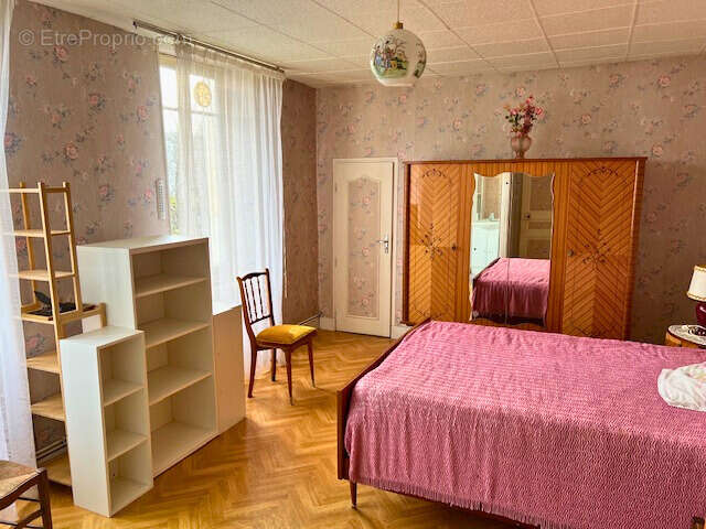 Maison à MESNAC