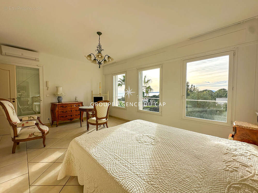 Maison à LES ISSAMBRES